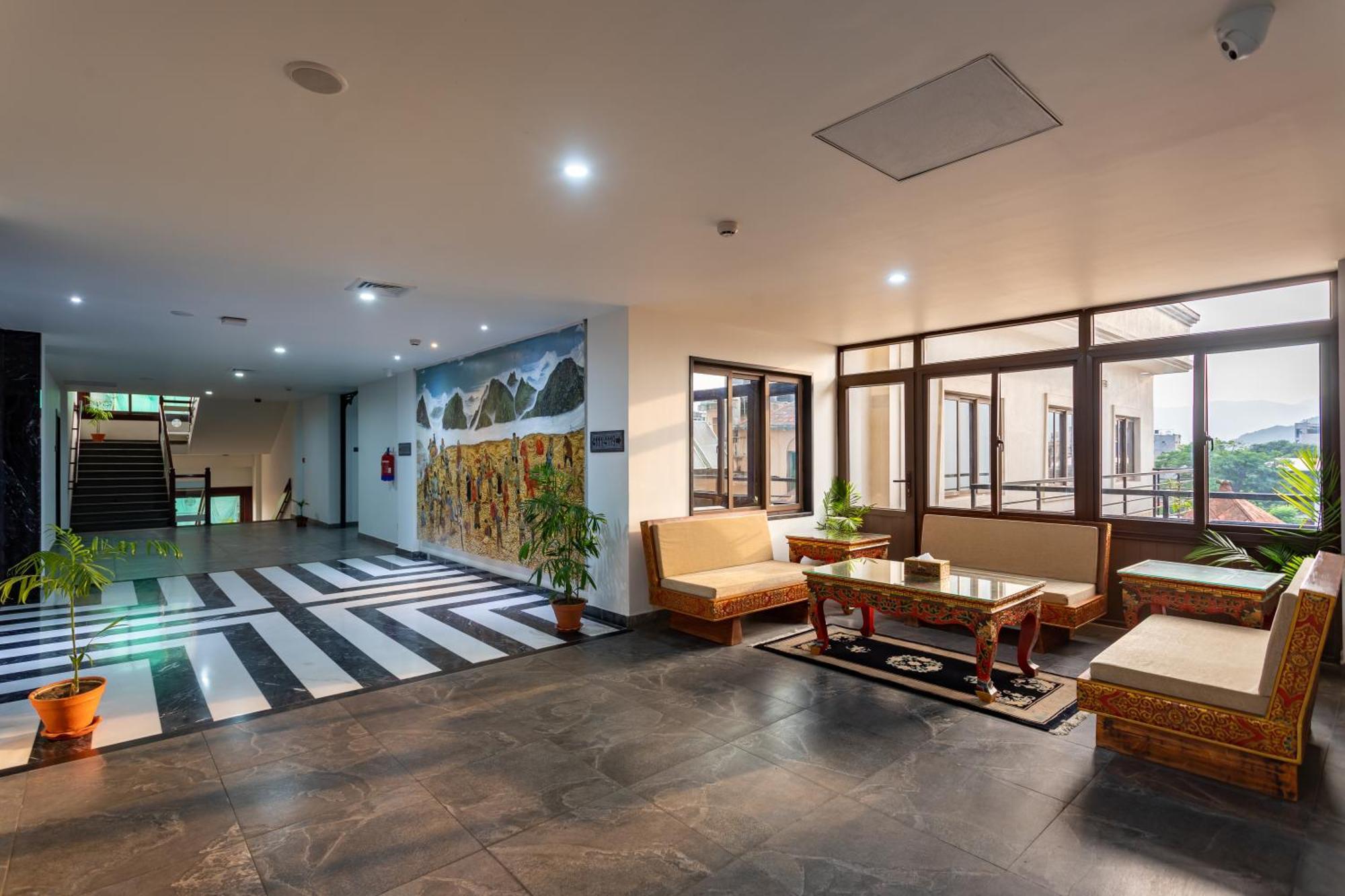 Hotel Lo Mustang Kathmandu Bagian luar foto